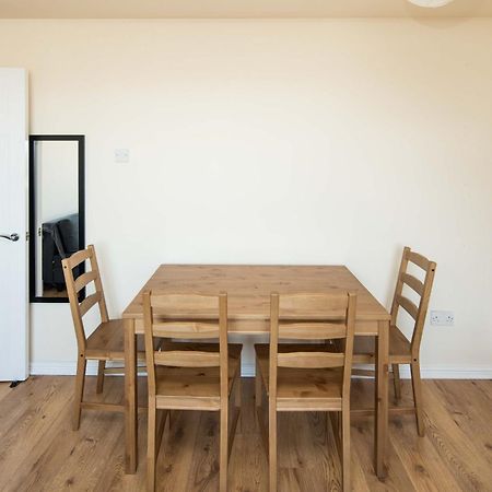 2Bd London Flat - City Buzz & Parkside Serenity Daire Dış mekan fotoğraf